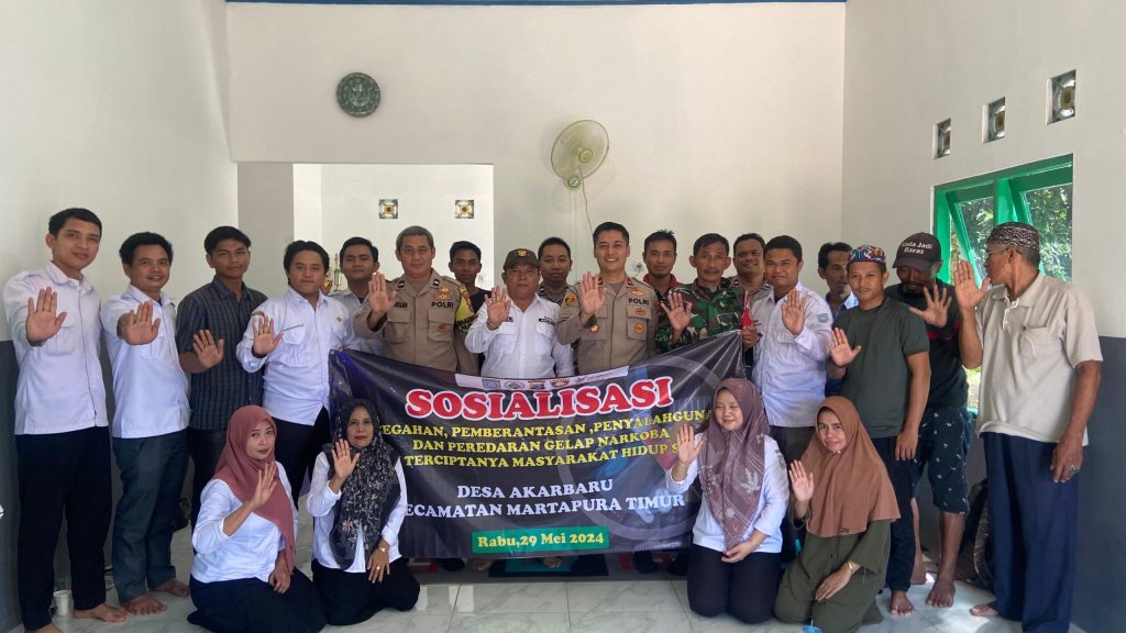 Sosialisasi Polsek Martapura Timur Bersama Warga Akar Baru Tentang Bahaya&nbsp;Narkoba