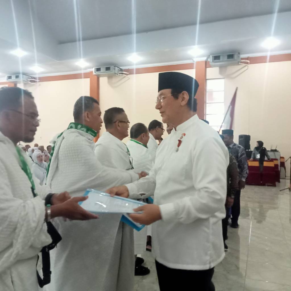 DR. Rahmadsyah Melepas Jamaah Calhaj Kloter 19&nbsp;Sumut