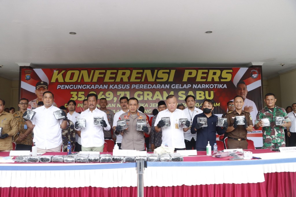 Kapolresta Barelang Ungkap Tersangka Peredaran Gelap Narkotika Seberat 35.949,71&nbsp;Gram