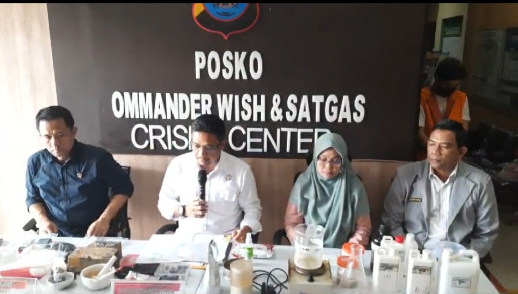 Ditresnarkoba Polda Kalsel Bongkar Pabrik Pembuatan Ekstasi&nbsp;Rumahan