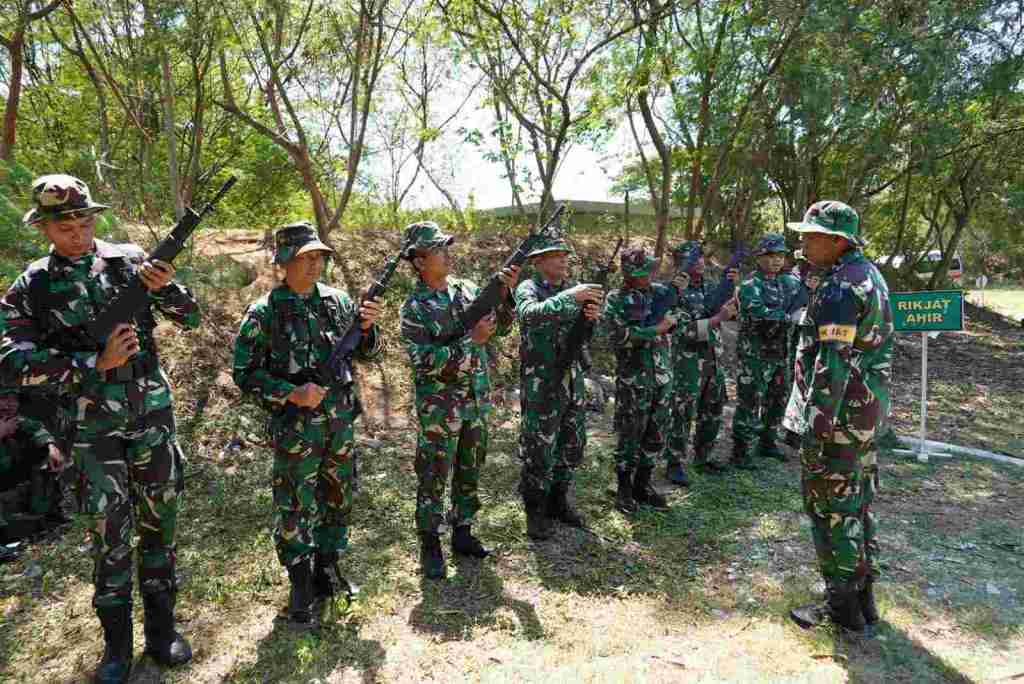 Asah Kemampuan Prajurit, Korem 084/Bhaskara Jaya Gelar Latihan Menembak Senjata Ringan Secara&nbsp;Periodik