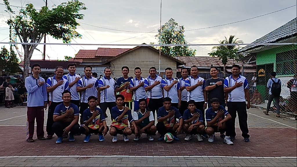 Memeriahkan HUT RI Ke 79 Polsek Aluh Aluh Ikuti Lomba Voly Se Kecamatan Aluh&nbsp;Aluh