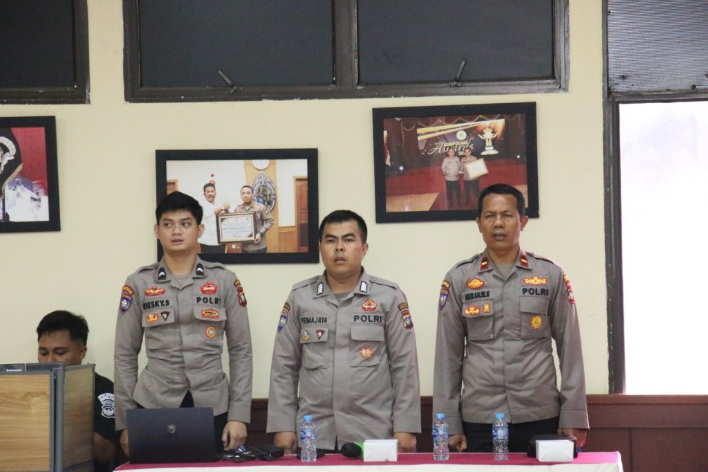 Polresta Barelang Terima Arahan Dirbinmas Polda Kepri Terkait Buku Panduan Tugas Polisi RW